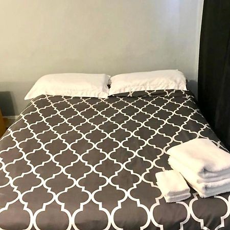Oui On Ludlow - Entire House And Private Rooms In University City 费城 外观 照片