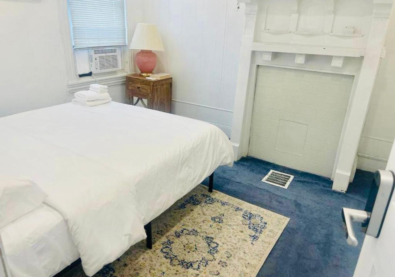 Oui On Ludlow - Entire House And Private Rooms In University City 费城 外观 照片